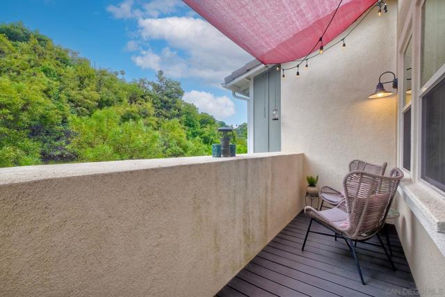 1103 Makena Way, Oceanside CA: https://media.crmls.org/mediaz/6cee7742-8873-4437-9d1a-6f2c0736104a.jpg