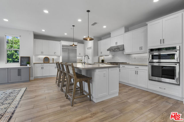 6 Alimon Street, Rancho Mission Viejo CA: https://media.crmls.org/mediaz/6ceed4db-25fb-4bcb-85eb-63624d93c17c.jpg