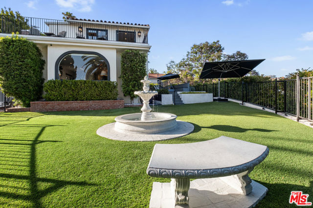6801 Iris Circle, Los Angeles CA: https://media.crmls.org/mediaz/6ceee6ac-e35b-42ae-beb3-a0e2e05e1a4a.jpg