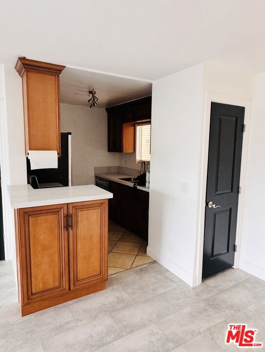 https://media.crmls.org/mediaz/6ceefe22-ba4e-4002-88c8-c682f2d13769.jpg?preset=X-Large