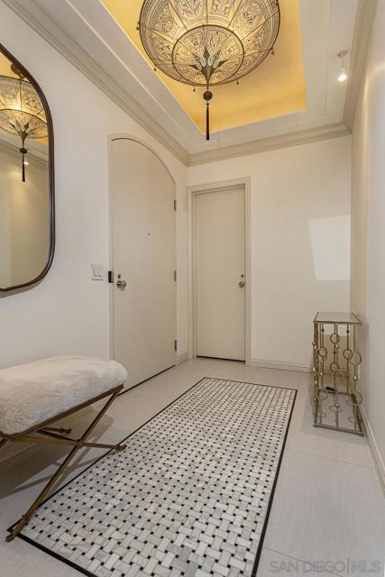 700 Front Street, San Diego CA: https://media.crmls.org/mediaz/6cef3883-733d-49f3-93cc-8481c44a12c2.jpg