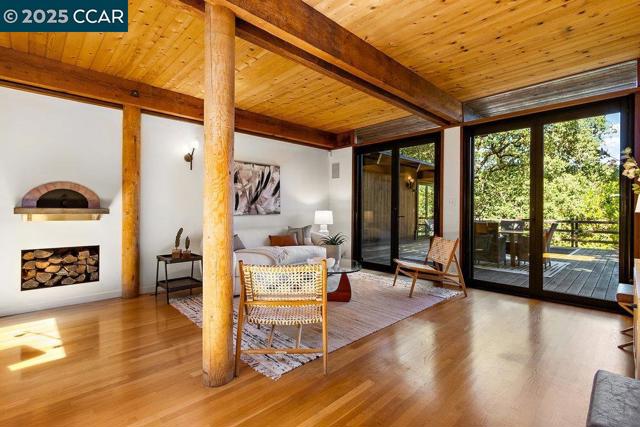 39 El Toyonal, Orinda CA: https://media.crmls.org/mediaz/6cef5f7c-df35-4527-9f9a-c3da0cedd15b.jpg