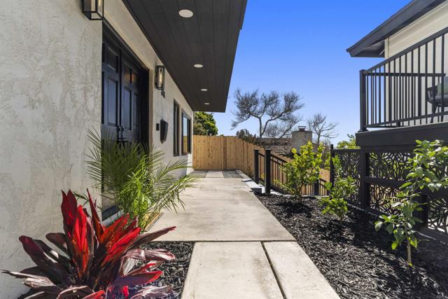 Detail Gallery Image 9 of 72 For 2841 Lloyd Street, San Diego,  CA 92117 - 5 Beds | 3/1 Baths