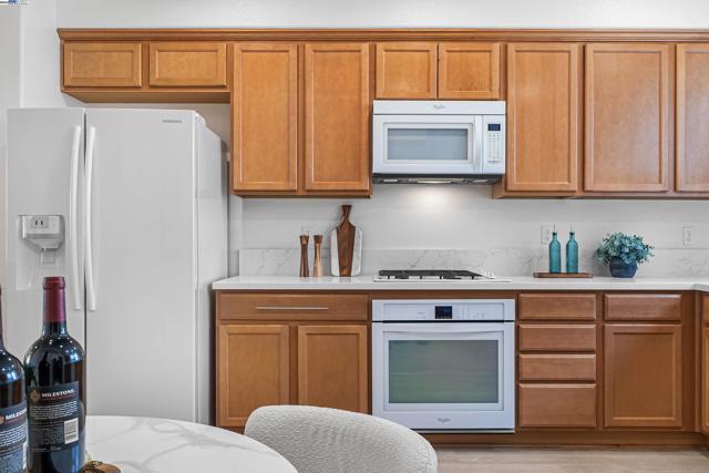6677 S Mariposa Ln, Dublin CA: https://media.crmls.org/mediaz/6cf0808a-dc8a-4165-a3e9-2e140986fb88.jpg