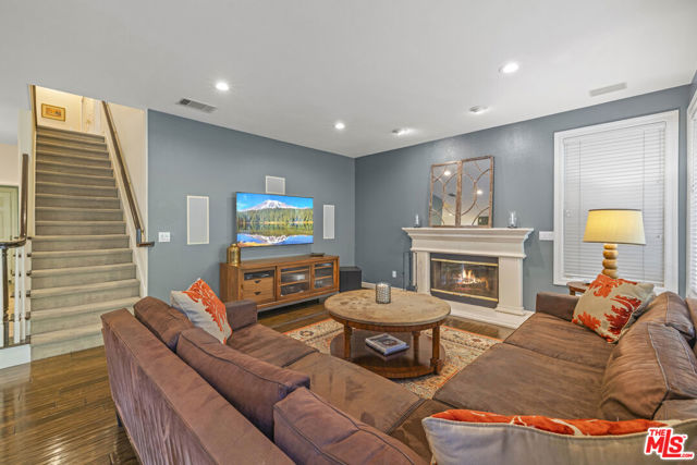 3432 Daniella Court, Calabasas CA: https://media.crmls.org/mediaz/6cf0e620-b43e-42d4-9f46-e107fcc30f42.jpg