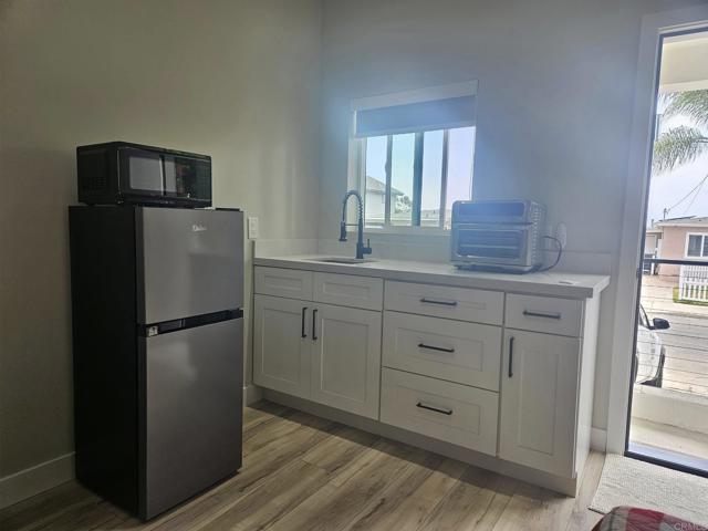 3361 Mcgraw St, San Diego CA: https://media.crmls.org/mediaz/6cf1c368-c705-4172-9f13-c581699f87aa.jpg
