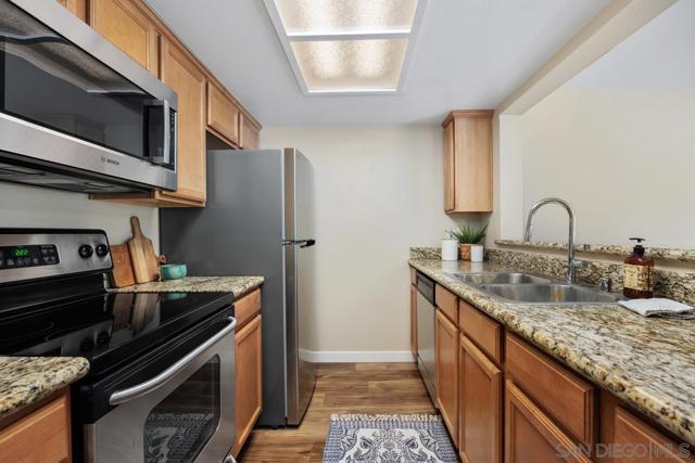15048 Avenida Venusto, San Diego CA: https://media.crmls.org/mediaz/6cf1e389-dcf7-4939-9fff-037498f000dd.jpg