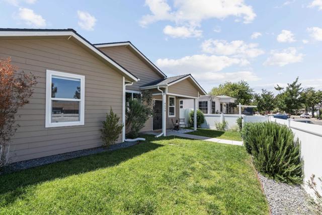 4690 51st, San Diego CA: https://media.crmls.org/mediaz/6cf1e791-e53b-40d2-8cee-e6cace9890bd.jpg