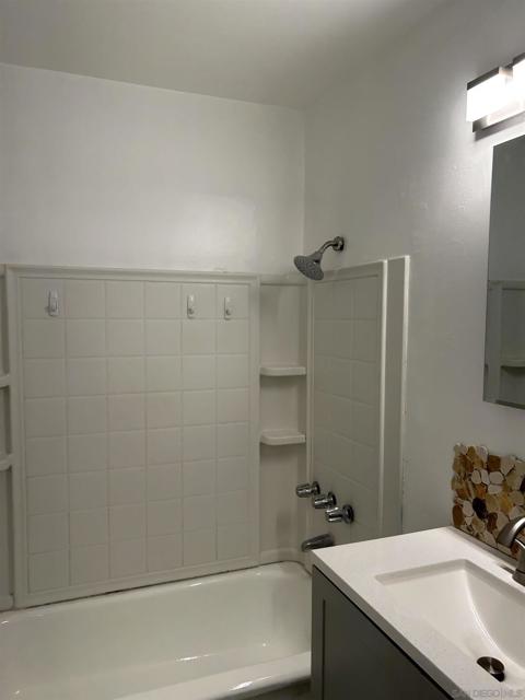 7041 Stanford Avenue, La Mesa CA: https://media.crmls.org/mediaz/6cf25319-5c6e-47b0-ae63-764fe0ef4211.jpg