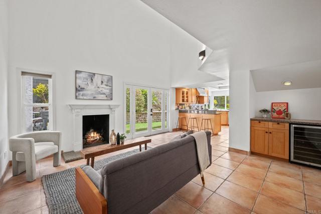 1033 Via Mil Cumbres, Solana Beach CA: https://media.crmls.org/mediaz/6cf2c4f2-2e75-4f8c-858e-22fb8df7a8a0.jpg
