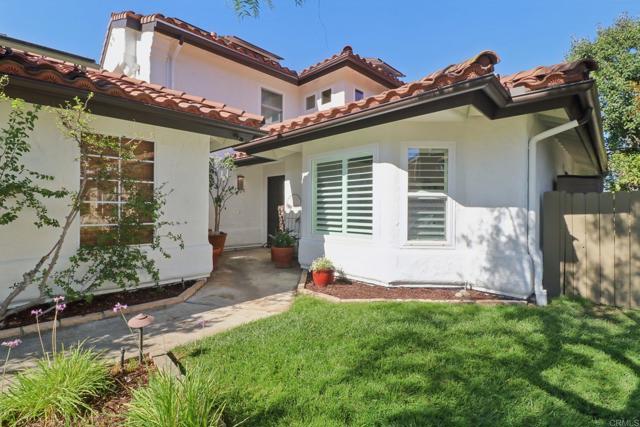 2933 Via Emerado, Carlsbad CA: https://media.crmls.org/mediaz/6cf2d1e4-d042-40e6-8fe9-2eac1bc5759b.jpg