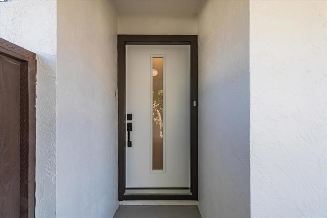 Image 5 of 49 For 344 Silvertip Ct