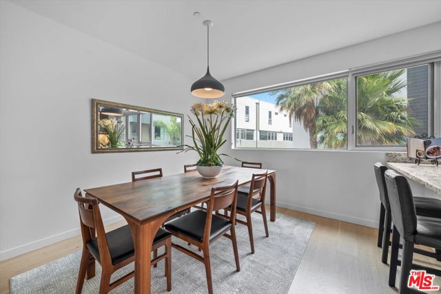 310 Washington Boulevard, Marina del Rey CA: https://media.crmls.org/mediaz/6cf3704a-7a0e-402c-9a5a-6803415a8024.jpg