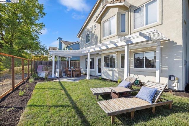 231 Stetson Dr, Danville CA: https://media.crmls.org/mediaz/6cf3becb-6306-4872-9cc5-6bbf7fc4261c.jpg