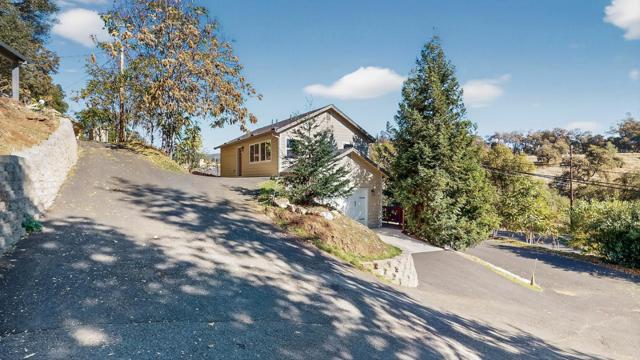 1140 S Washington Street, Sonora CA: https://media.crmls.org/mediaz/6cf505dc-c9df-43e4-8391-86873c9627a7.jpg