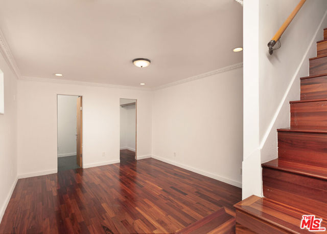 2108 Tavern Trail, Los Angeles CA: https://media.crmls.org/mediaz/6cf52bdd-ad58-47f5-9070-9f5208d14bca.jpg