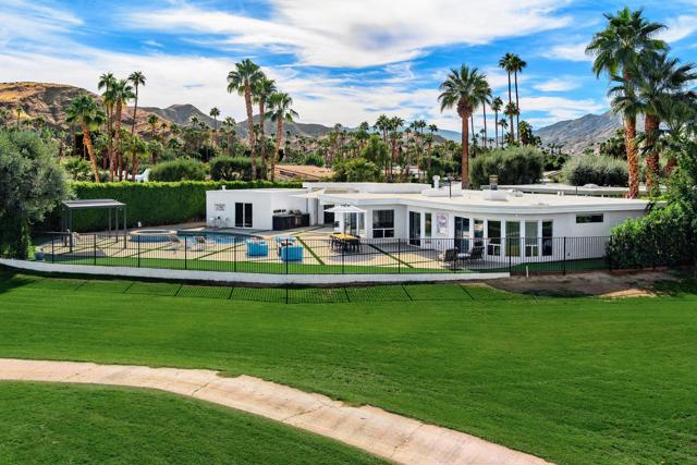 2320 S Via Lazo, Palm Springs CA: https://media.crmls.org/mediaz/6cf5bc95-0efc-4743-b1f9-366e2794b76f.jpg
