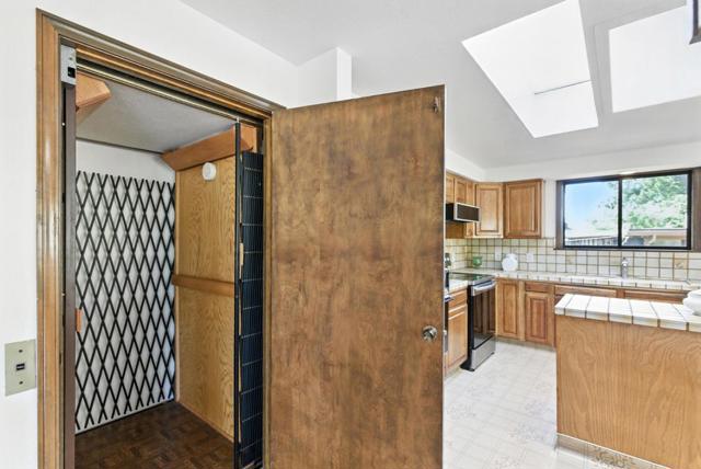 3033 Stevenson Drive, Pebble Beach CA: https://media.crmls.org/mediaz/6cf5f401-1dca-4190-8412-5613505ffd03.jpg