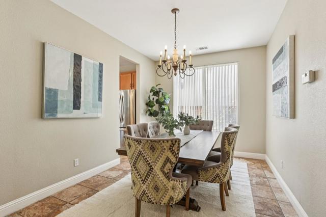 1460 Kyle Court, Tracy CA: https://media.crmls.org/mediaz/6cf661d7-882d-43a8-beab-02cf02ce68e3.jpg