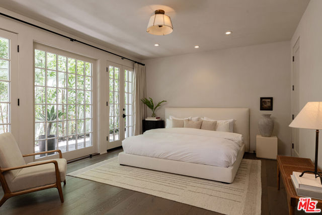 7100 La Presa Drive, Los Angeles CA: https://media.crmls.org/mediaz/6cf6a743-65d4-4e1e-91a6-e23a6ca6a5b5.jpg