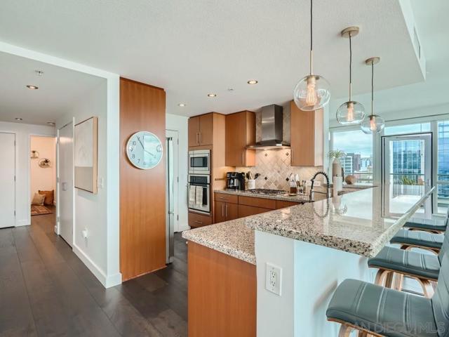 Image 18 of 36 For 325 7th Ave  2101