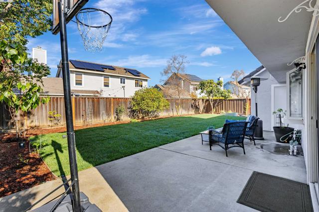 427 Summerwood Dr, Fremont CA: https://media.crmls.org/mediaz/6cf86ee2-9244-4b3b-8cf0-26dab5607bbe.jpg