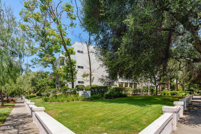 190 Arroyo Terrace #101, Pasadena, CA 91103