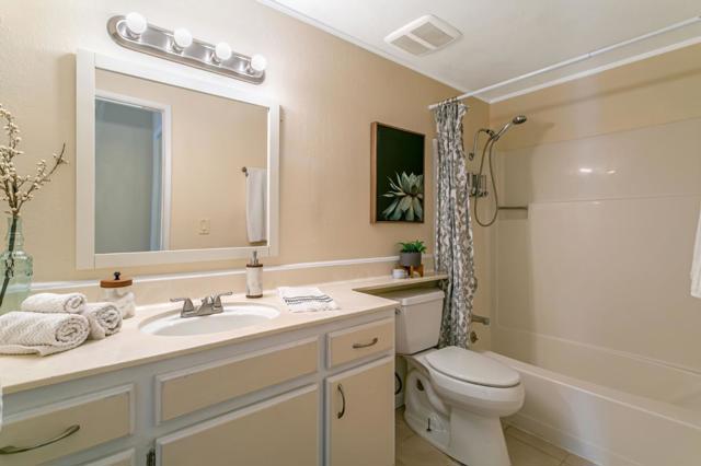 771 Williamsburg Way, Gilroy CA: https://media.crmls.org/mediaz/6cf8889a-3423-4f5a-b228-598efdc46eb5.jpg