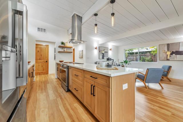 4225 Park Boulevard, Palo Alto CA: https://media.crmls.org/mediaz/6cf8d404-ac99-4050-9973-9d935b4b59a2.jpg