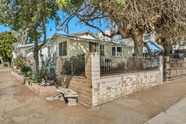 Detail Gallery Image 4 of 62 For 4084 Beyer Blvd, San Ysidro,  CA 92173 - 3 Beds | 3 Baths