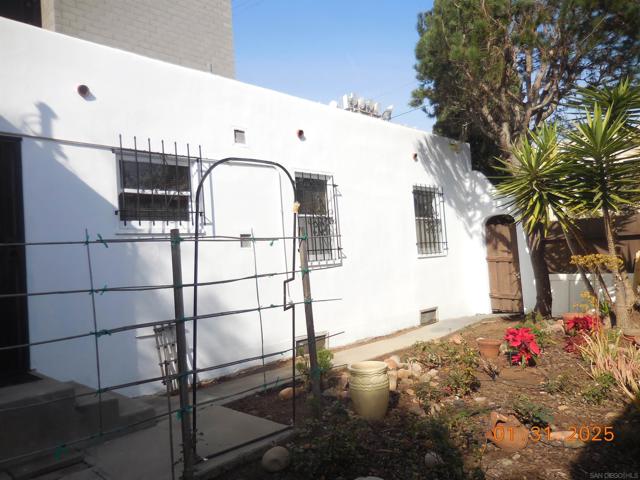 Image 1 of 20 For 711 Robinson Avenue