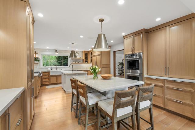 11991 Murietta Lane, Los Altos Hills CA: https://media.crmls.org/mediaz/6cfa7e86-6fb0-40a8-8e39-f7d53f3807f0.jpg