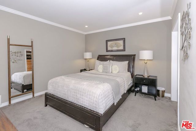 2916 Henrietta Avenue, La Crescenta CA: https://media.crmls.org/mediaz/6cfad137-fe1e-4c80-9bad-cb88ec795016.jpg