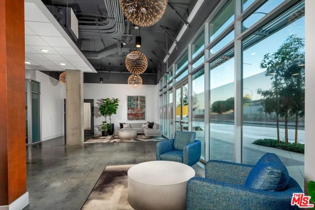 10568 Promenade Gateway, El Monte CA: https://media.crmls.org/mediaz/6cfae43c-9aa9-4fba-983b-f533078fb561.jpg