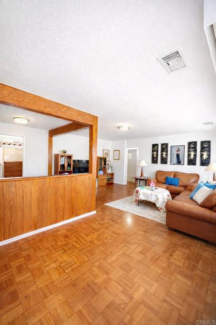 Detail Gallery Image 30 of 31 For 3333 Delta Ave, Long Beach,  CA 90810 - 4 Beds | 3 Baths