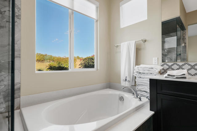 Image 15 of 37 For 84994 Bedero Court