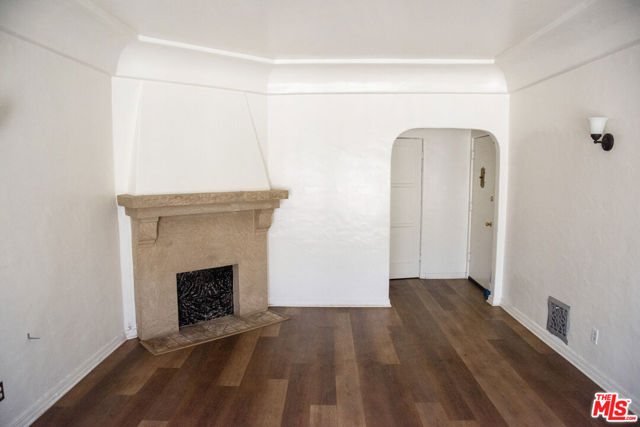 4264 Leimert Boulevard, Los Angeles CA: https://media.crmls.org/mediaz/6cfe5a80-2ae0-48d9-9500-4fe6ea8503f2.jpg