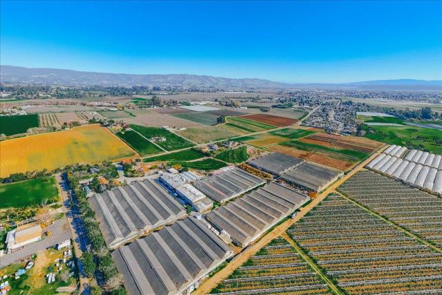 371 Calabasas Road, Watsonville CA: https://media.crmls.org/mediaz/6cfebcde-b605-45ba-a884-cccb13dd241a.jpg
