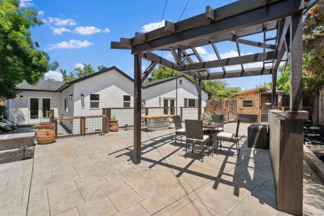 4975 Howes Lane, San Jose CA: https://media.crmls.org/mediaz/6cffabbc-5c6e-4ad4-847a-a409ec432807.jpg