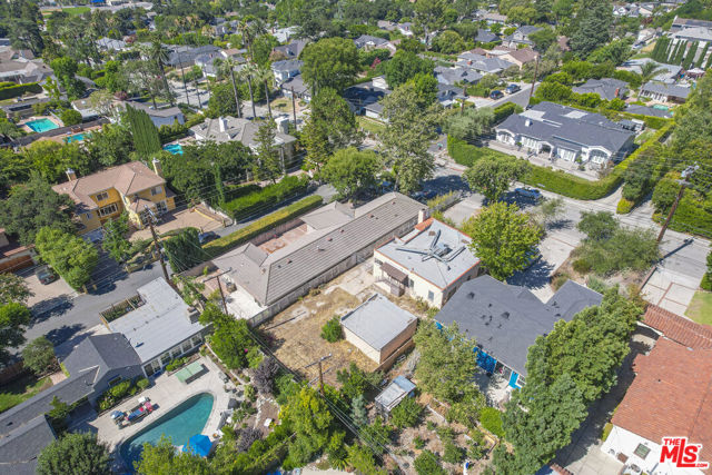 4804 La Canada Boulevard, La Canada Flintridge CA: https://media.crmls.org/mediaz/6d002270-3c93-471e-90cc-6e552bfb2427.jpg