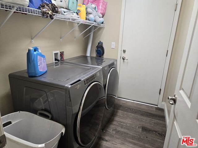 527 Shady Meadow Court, Bakersfield CA: https://media.crmls.org/mediaz/6d0037ce-b248-4b2e-a1d6-b960abbf21b5.jpg