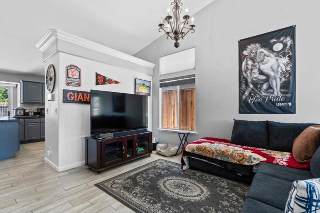 730 Marseille Drive, Hollister CA: https://media.crmls.org/mediaz/6d0043a6-df4f-414d-94dd-88256f3b2754.jpg