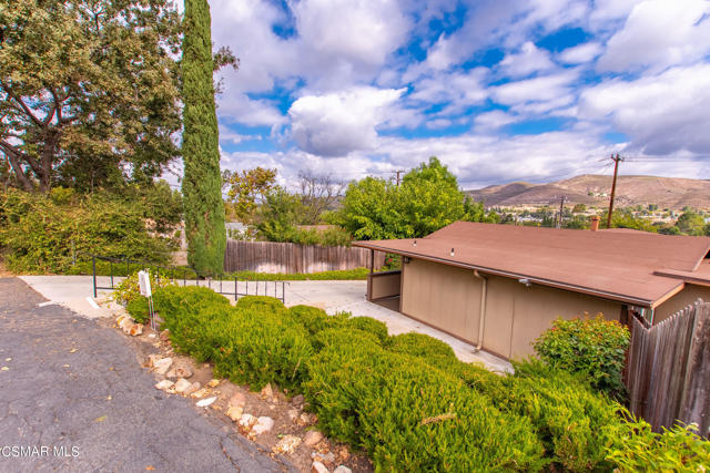 2905 Foothill Drive, Westlake Village CA: https://media.crmls.org/mediaz/6d00c65a-070e-4a93-ad32-9baf01df3e06.jpg