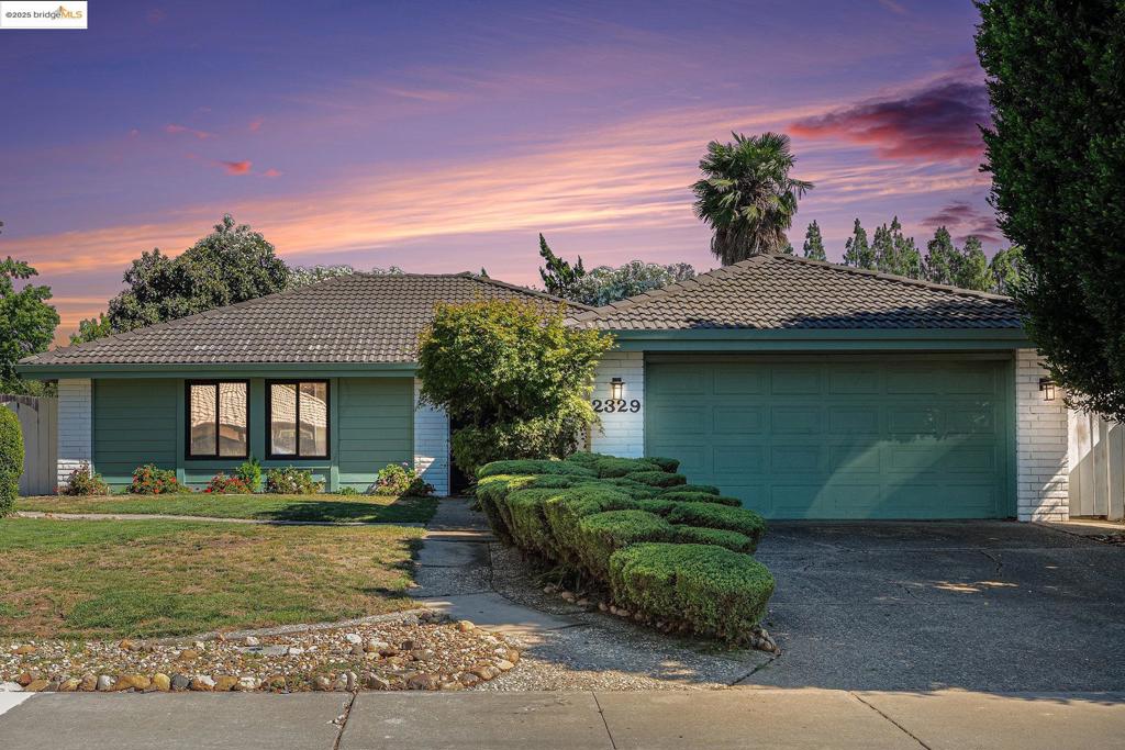 2329 Lido Cir