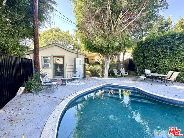 1246 N Genesee Avenue, West Hollywood CA: https://media.crmls.org/mediaz/6d011037-c874-4ebe-be60-94f22c6d8d55.jpg