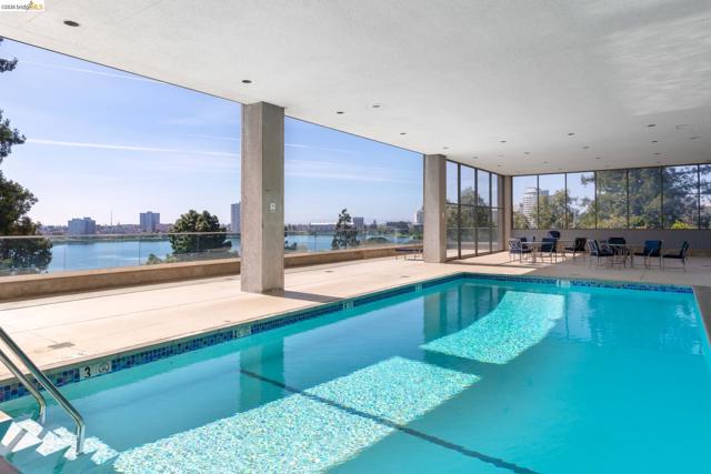 565 Bellevue Ave, Oakland CA: https://media.crmls.org/mediaz/6d01b614-97a6-4bab-ab91-d15b769146e7.jpg