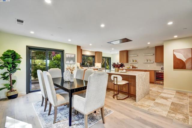 148 Auburn St, San Rafael CA: https://media.crmls.org/mediaz/6d022962-5458-4bbe-b8a1-94582df2f064.jpg