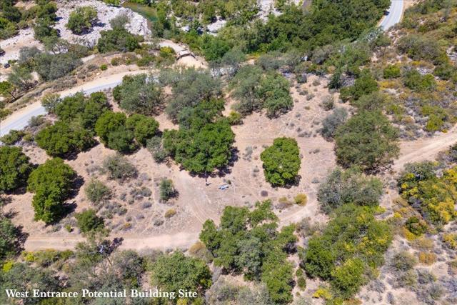 47292 Arroyo Seco Road, Greenfield CA: https://media.crmls.org/mediaz/6d02ece0-a1af-4880-a75f-415b1a9f1fe5.jpg