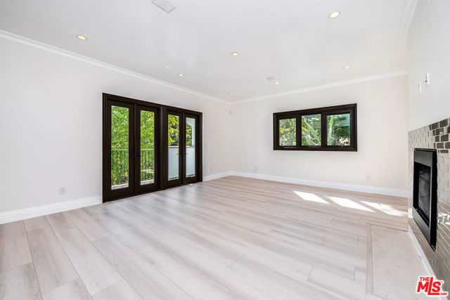1600 Benedict Canyon Drive, Beverly Hills CA: https://media.crmls.org/mediaz/6d034344-0b49-48f5-aeb5-1af67b5f7103.jpg