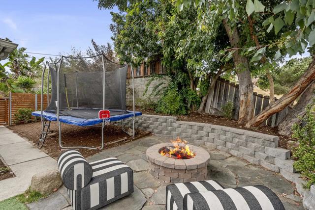 310 Bluff Wy, Oceanside CA: https://media.crmls.org/mediaz/6d044e47-62be-4992-b3da-115e9632ae3a.jpg